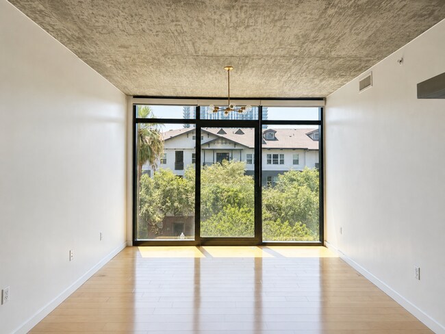 100 W Portland St Phoenix, AZ 85003 photo 3