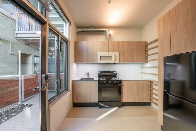 1932 Kearney Ave San Diego, CA 92113 photo 3