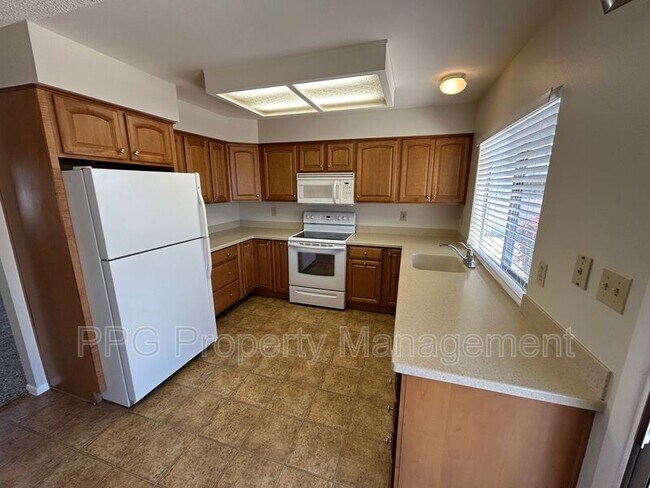 4257 E Kiowa St Phoenix, AZ 85044 photo 5