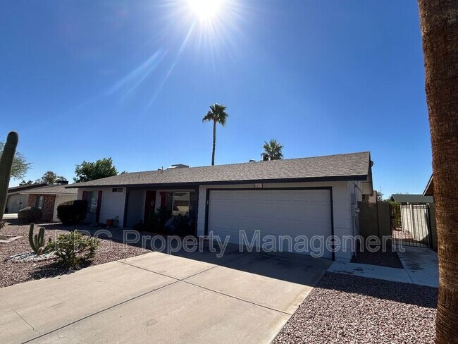 4257 E Kiowa St Phoenix, AZ 85044 photo 4