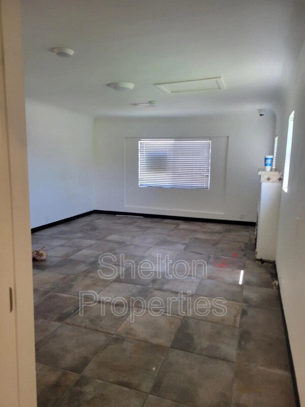 6810 S Central Ave Phoenix, AZ 85042 photo 5