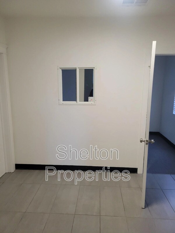 6810 S Central Ave Phoenix, AZ 85042 photo 3