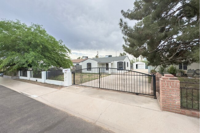 2517 E Culver St Phoenix, AZ 85008 photo 3