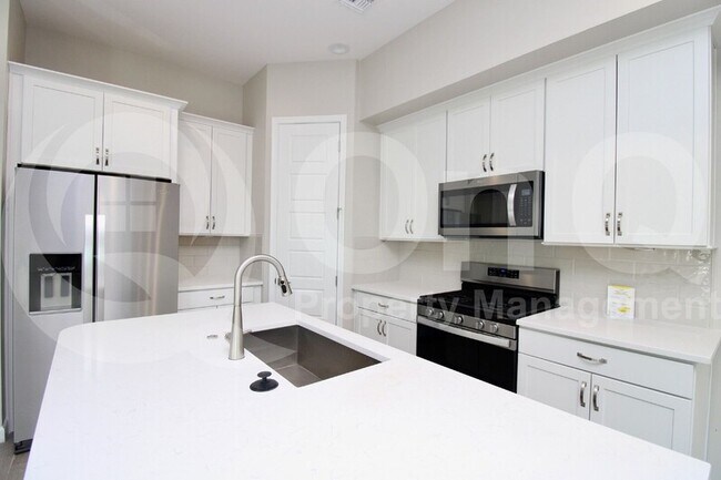 4811 E Village Dr Scottsdale, AZ 85254 photo 2