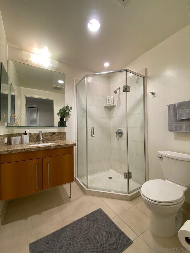 350 Eleventh Ave San Diego, CA 92101 photo 2