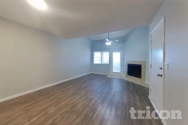 19820 N 13th Ave Phoenix, AZ 85027 photo 4