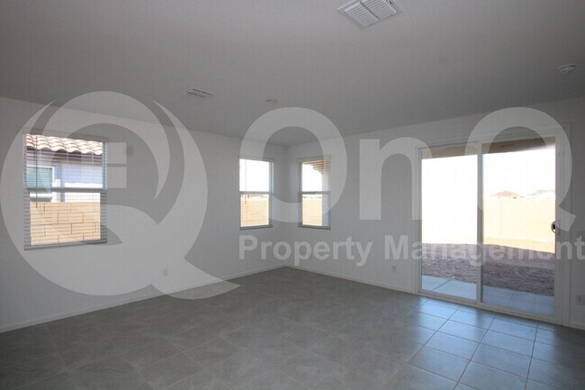 36400 W Mediterranean Way Maricopa, AZ 85138 photo 4