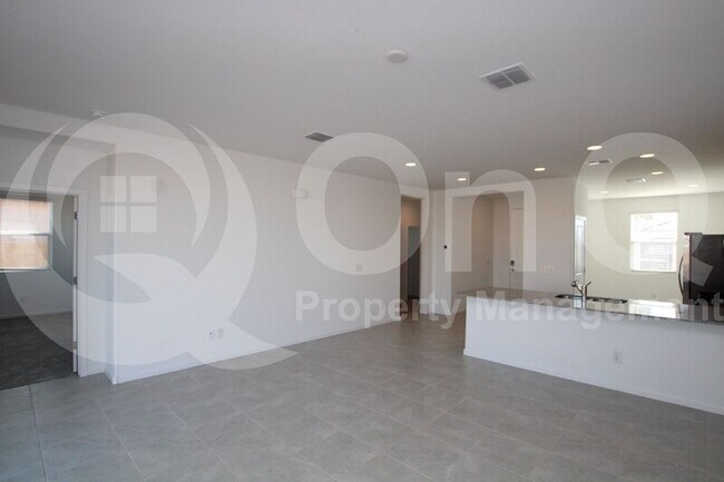 36400 W Mediterranean Way Maricopa, AZ 85138 photo 2
