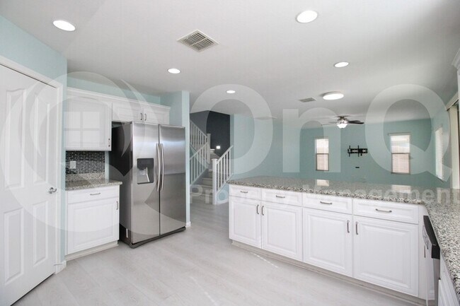 2037 E Anderson Dr Phoenix, AZ 85022 photo 4