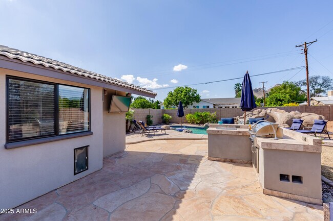 6924 E Mariposa Dr Scottsdale, AZ 85251 photo 4
