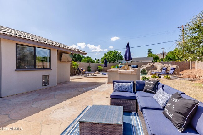 6924 E Mariposa Dr Scottsdale, AZ 85251 photo 3