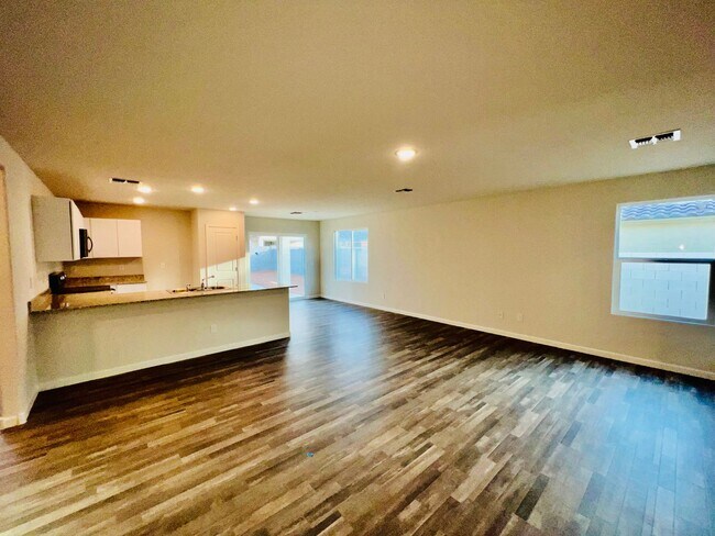 2083 E Velvet Pl Casa Grande, AZ 85122 photo 5