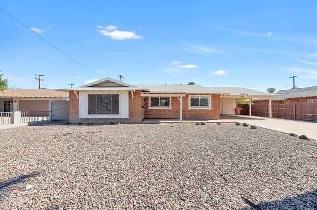 2801 N Granite Reef Rd photo 2
