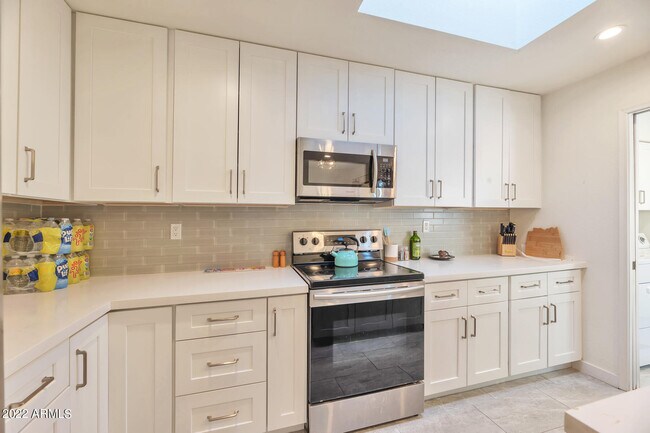 10566 N 87th Pl Scottsdale, AZ 85258 photo 5