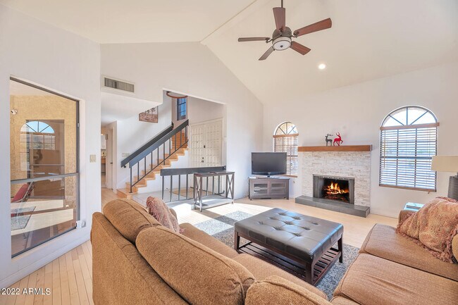10566 N 87th Pl Scottsdale, AZ 85258 photo 4