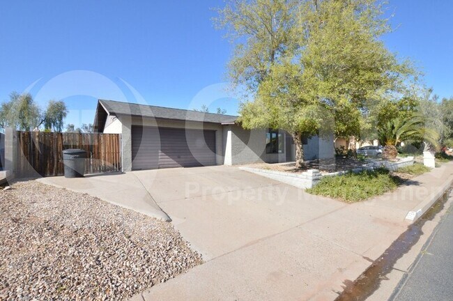 724 W Portobello Ave Mesa, AZ 85210 photo 2