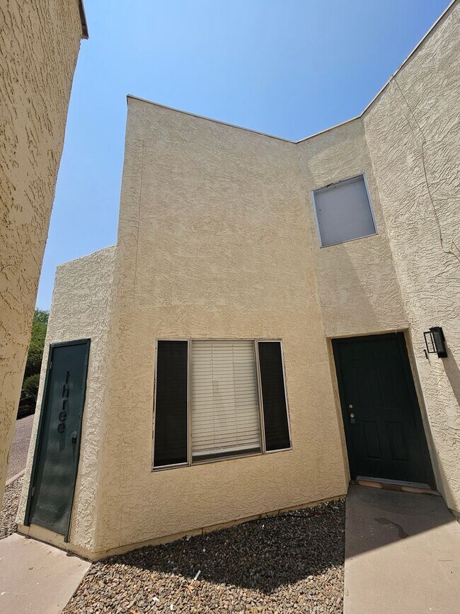 1715 E Pepper Cir Mesa, AZ 85203 photo 2