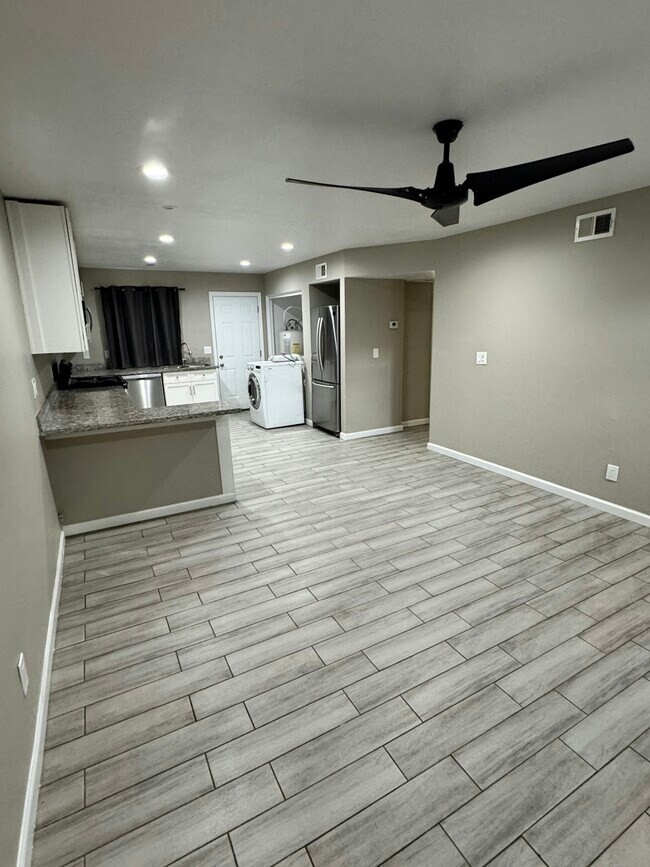 1013 E Commonwealth Pl Chandler, AZ 85225 photo 3