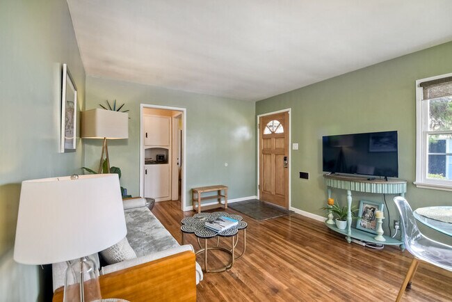 167 Tamarack Ave Carlsbad, CA 92008 photo 4