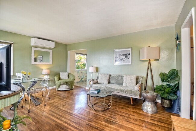 167 Tamarack Ave Carlsbad, CA 92008 photo 3