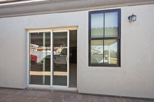 7631 N 59th Ln Glendale, AZ 85301 photo 2