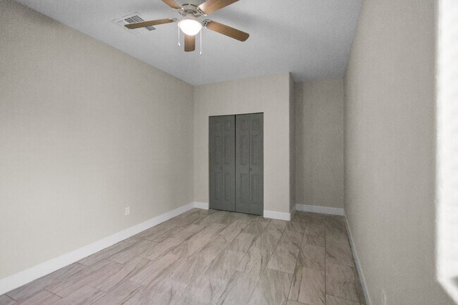 7631 N 59th Ln Glendale, AZ 85301 photo 3
