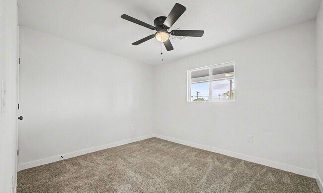 3302 W Pierson St Phoenix, AZ 85017 photo 2
