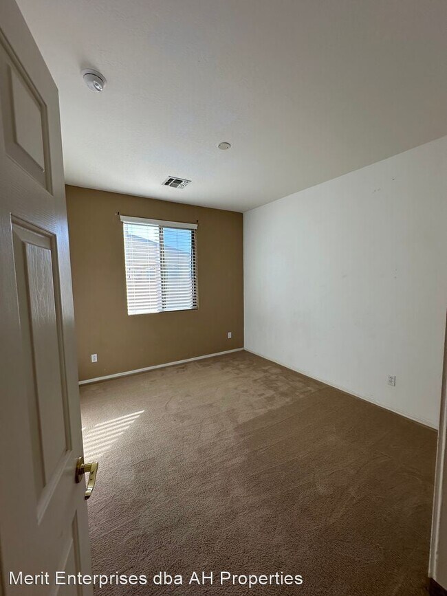 14133 W Desert Hills Dr Surprise, AZ 85379 photo 4