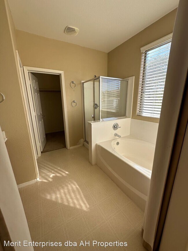 14133 W Desert Hills Dr Surprise, AZ 85379 photo 3