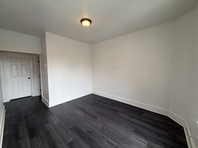5318 Fairfax Ave Oakland, CA 94601 photo 2