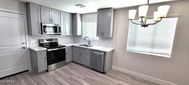 1107 N Wedgewood Dr Mesa, AZ 85203 photo 4