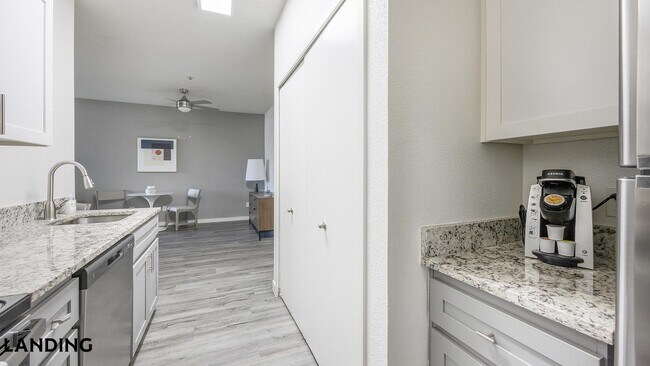 1811 E Apache Blvd Tempe, AZ 85281 photo 4