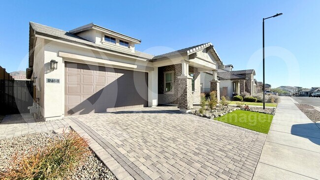 718 E Silver Fox Way Phoenix, AZ 85048 photo 2
