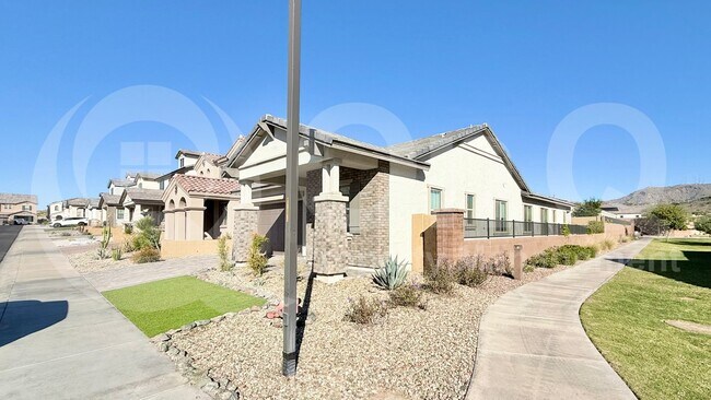 718 E Silver Fox Way Phoenix, AZ 85048 photo 3