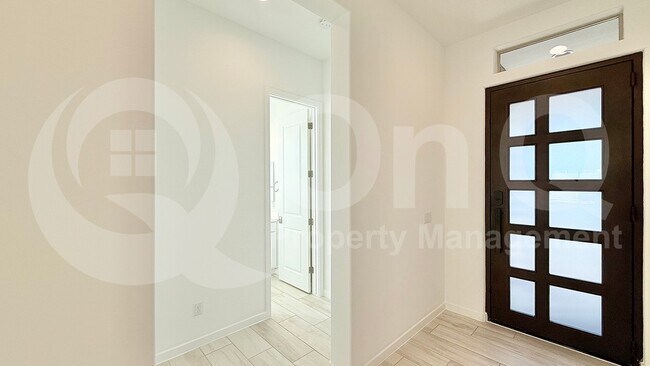 718 E Silver Fox Way Phoenix, AZ 85048 photo 4