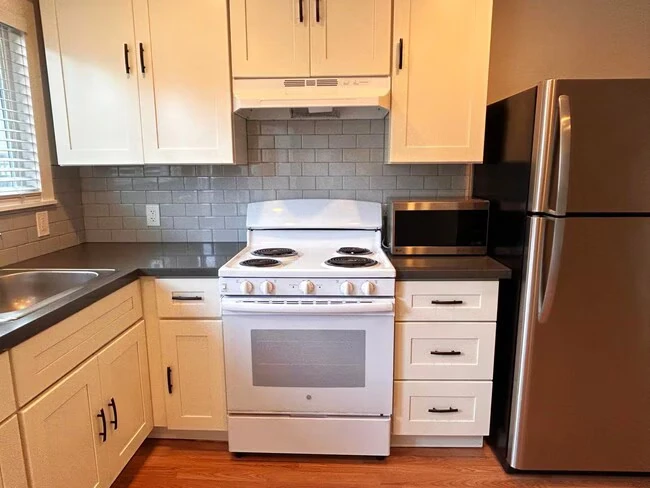 5029 Barrett Ave Richmond, CA 94805 photo 2