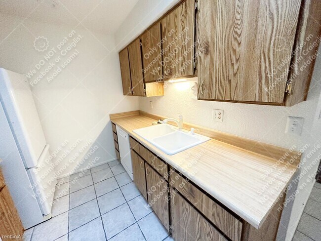 602 W Yukon Dr Phoenix, AZ 85027 photo 4