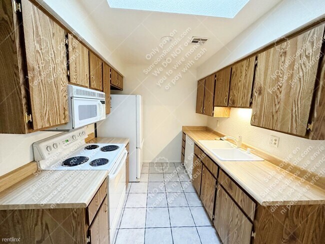 602 W Yukon Dr Phoenix, AZ 85027 photo 5