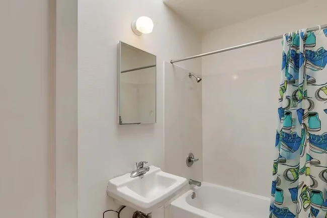 2841 Fruitvale Ave Oakland, CA 94601 photo 3