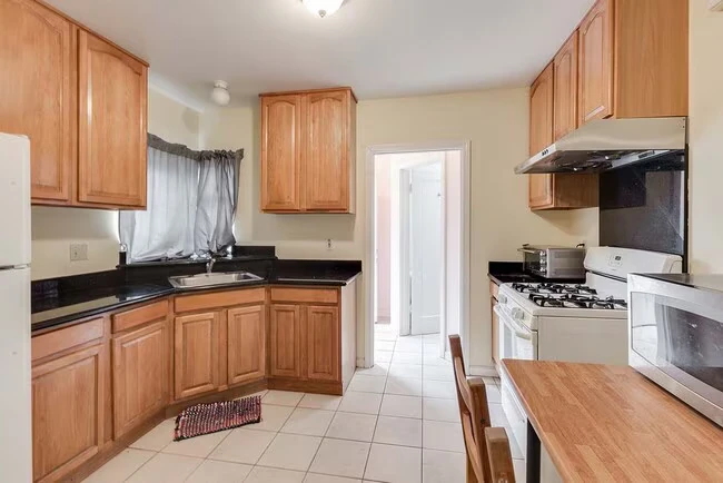 2841 Fruitvale Ave Oakland, CA 94601 photo 2