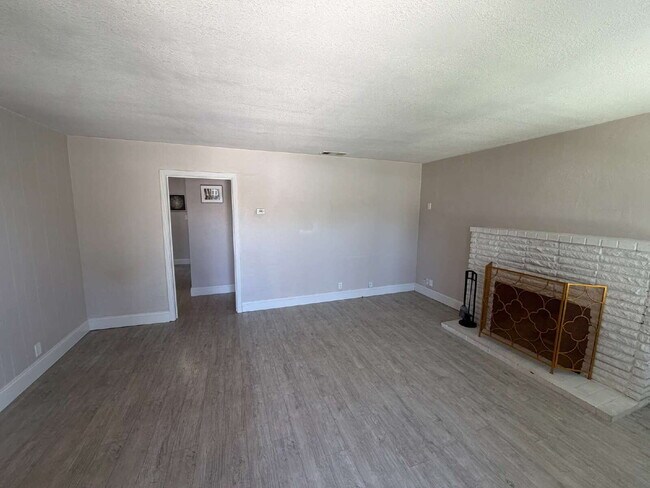2833 Ponderosa Dr Concord, CA 94520 photo 3