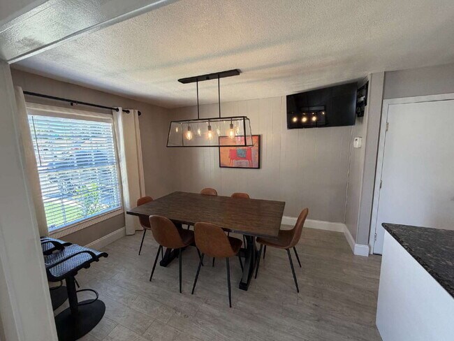 2833 Ponderosa Dr Concord, CA 94520 photo 5