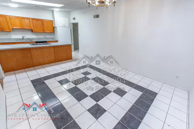 1168 E Alameda Dr photo 2