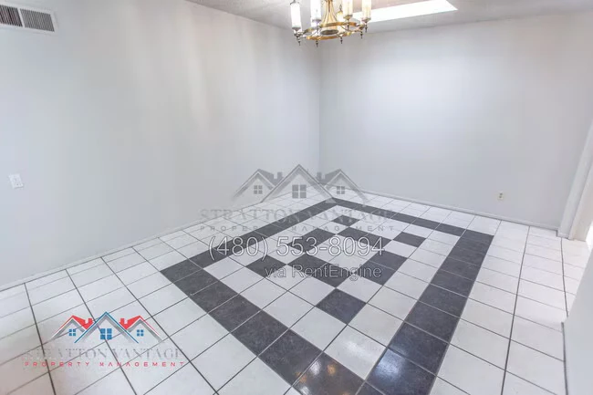 1168 E Alameda Dr photo 3