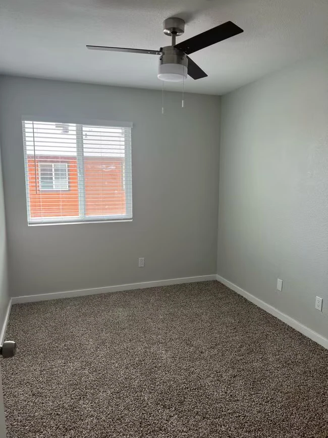 12730 W Amy Dr Surprise, AZ 85378 photo 2