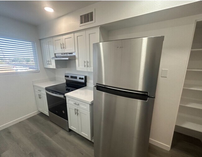 999 S Palm Ln Chandler, AZ 85225 photo 2