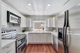 2-suite Townhome In Whisman Station Area | Easy Access To 101/237/85 photo 5