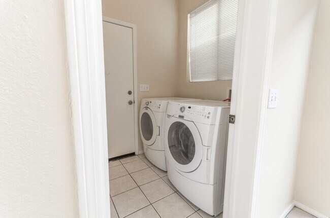 5175 Via Portola Oceanside, CA 92057 photo 3