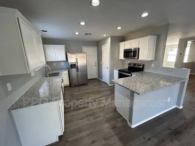 18420 W Arcadia Dr Surprise, AZ 85374 photo 3