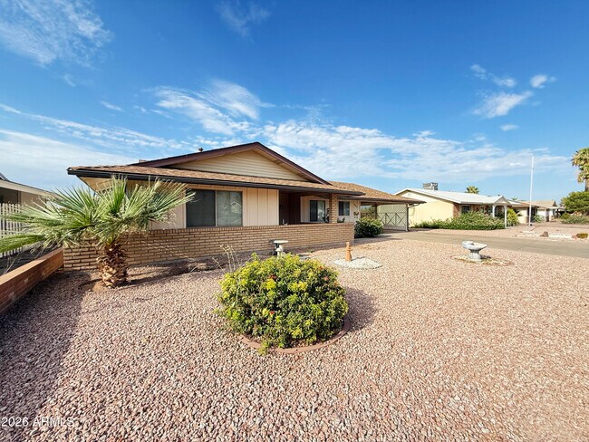 10027 W Peoria Ave Sun City, AZ 85351 photo 3